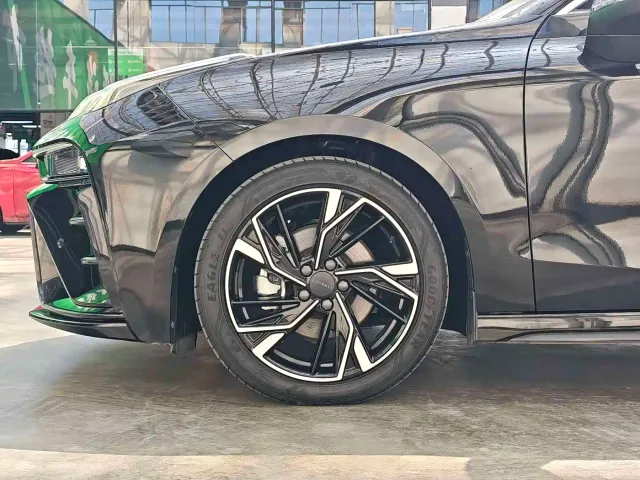 Lynk & Co 03 — Фото автомобиля 15