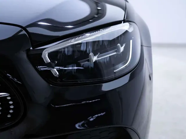 Mercedes-Benz E-Class — Фото автомобиля 8