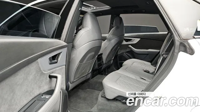 Audi Q8 55 TFSI quattro Premium — Фото автомобиля 10