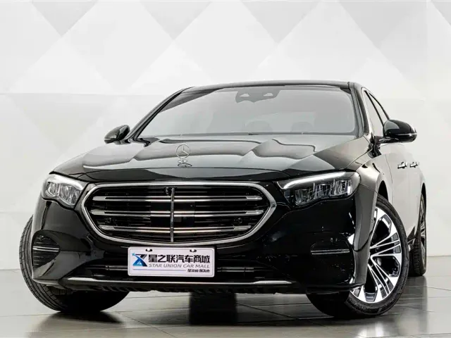 Mercedes-Benz E-Class — Фото автомобиля 3