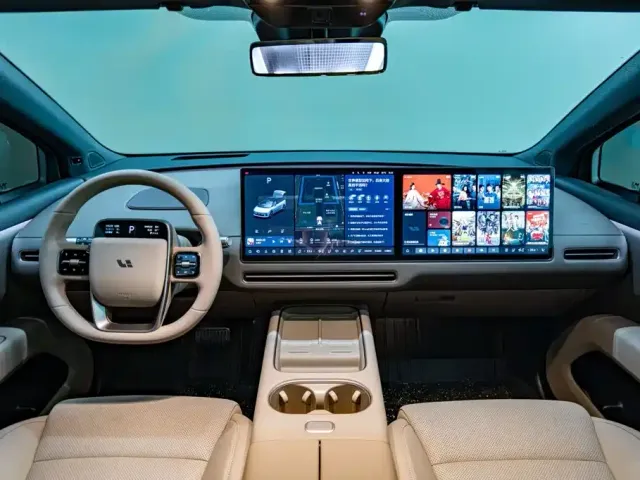 Li Auto Li Auto i6 2025 2WD Base Model — Фото автомобиля 10
