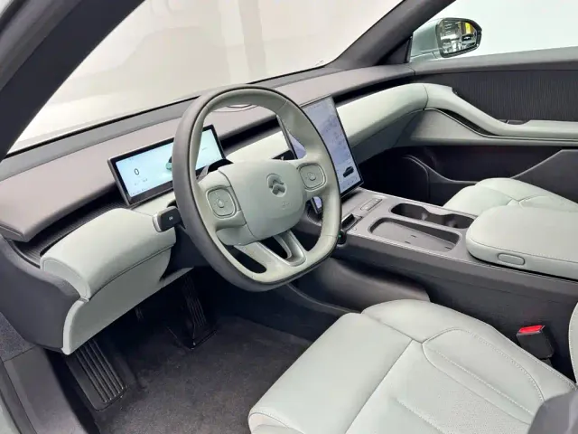 Nio ET5 Touring — Фото автомобиля 15