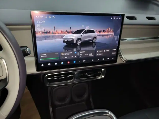 Leapmotor B10 — Фото автомобиля 17