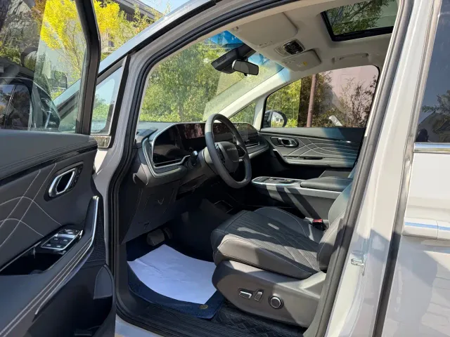 Maxus G90 — Фото автомобиля 7