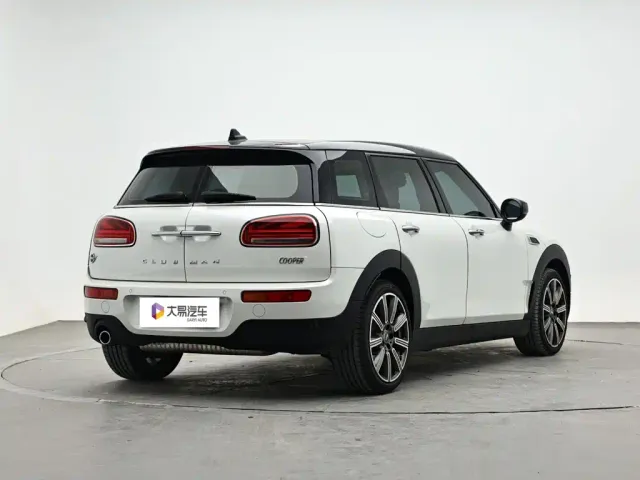 MINI Clubman — Фото автомобиля 3