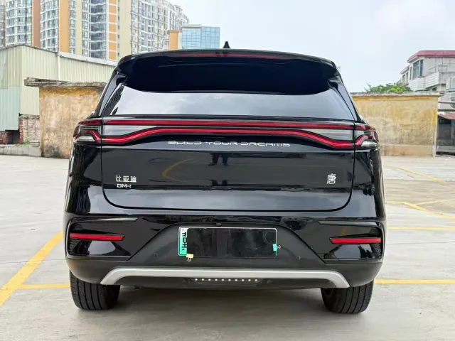 BYD Tang — Фото автомобиля 11