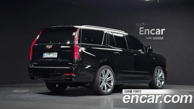 Cadillac Escalade 5th Gen — Фото автомобиля 2