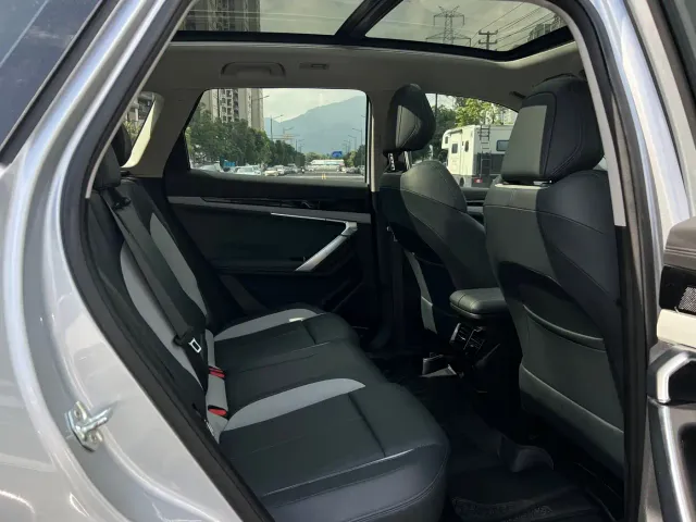Geely Boyue L — Фото автомобиля 20