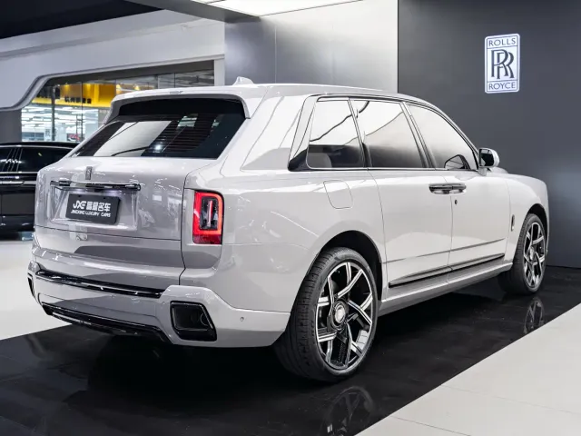 Rolls-Royce Cullinan — Фото автомобиля 15