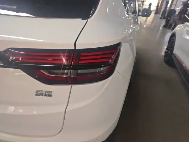 Geely Binyue 2021 1.4T DCT Diamond Edition — Фото автомобиля 23
