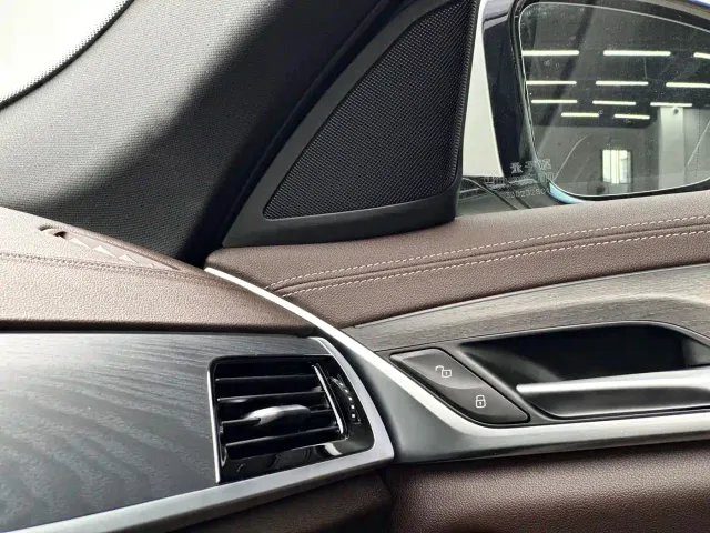 BMW 5 Series — Фото автомобиля 14