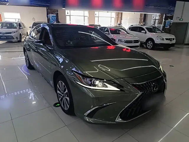 Lexus ES — Фото автомобиля 3