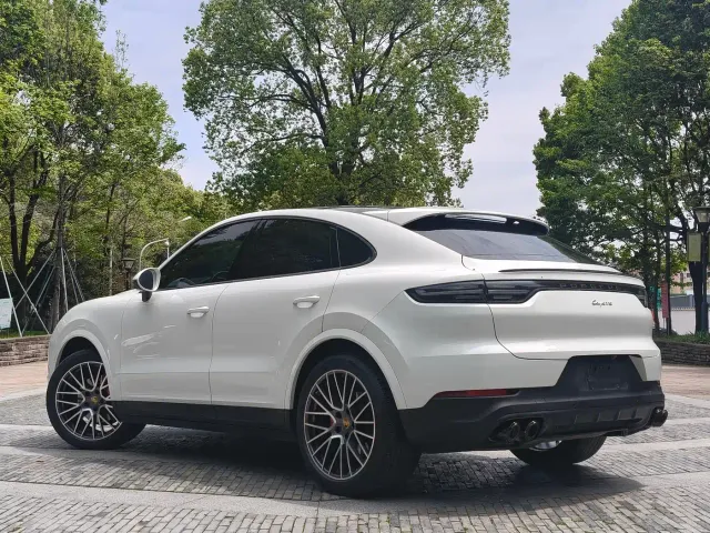 Porsche Cayenne — Фото автомобиля 4