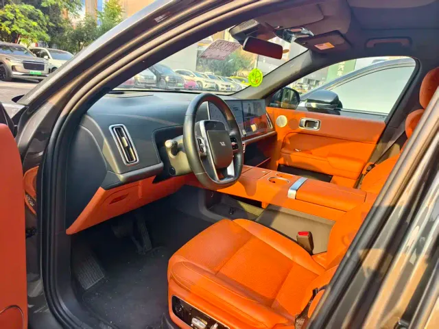 Li Auto L7 — Фото автомобиля 5