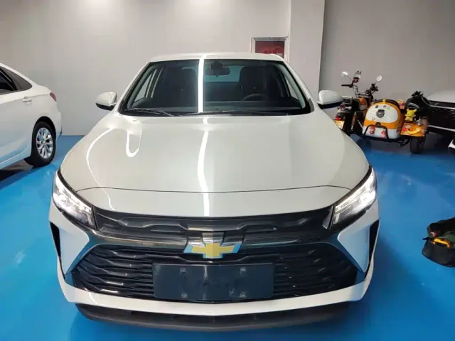 Chevrolet Monza — Фото автомобиля 2