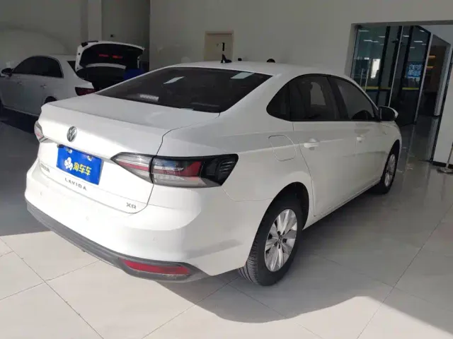 Volkswagen Lavida — Фото автомобиля 3