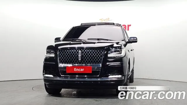 Lincoln Navigator — Фото автомобиля 3