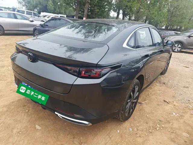 Changan Eado — Фото автомобиля 6