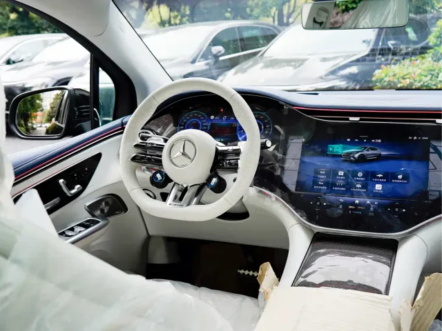 Mercedes-Benz EQE SUV AMG — Фото автомобиля 14