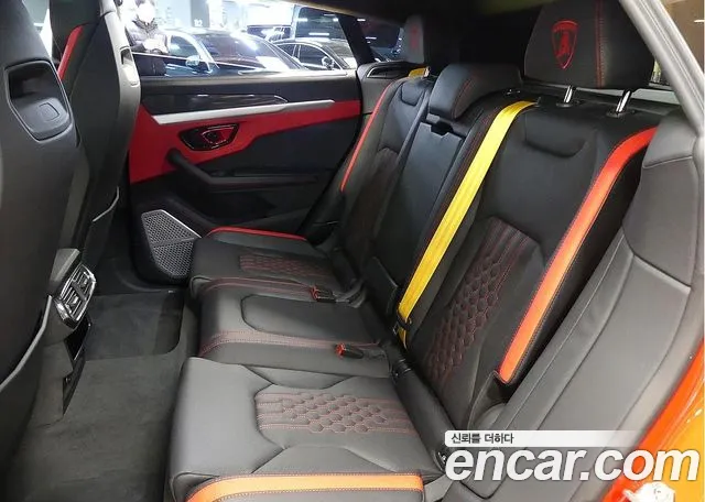 Lamborghini Urus — Фото автомобиля 19