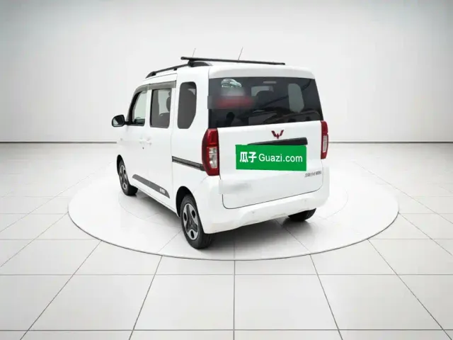 Wuling Zhiguang NEV — Фото автомобиля 4