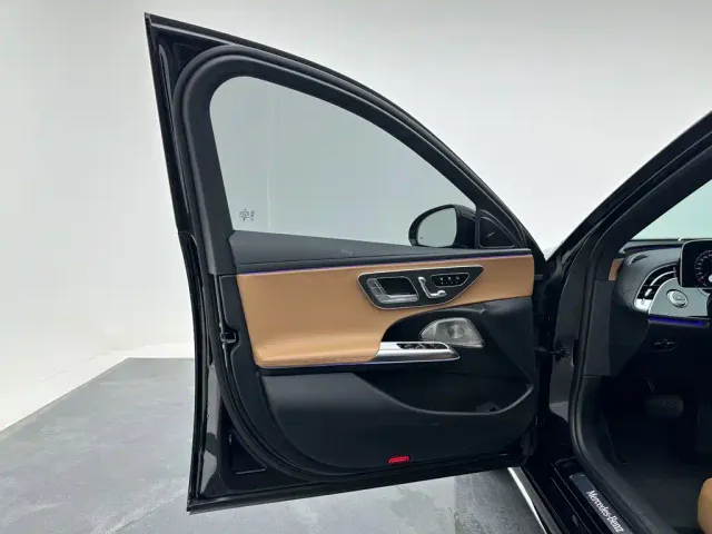 Mercedes-Benz E-Class — Фото автомобиля 11