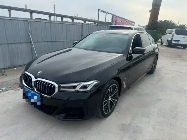 Фотография автомобиля — BMW 5 Series