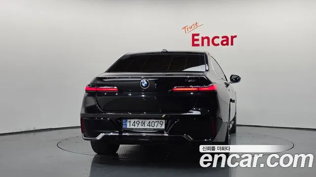 BMW 7 Series G70 — Фото автомобиля 4