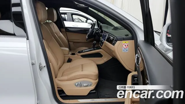 Porsche Macan — Фото автомобиля 11
