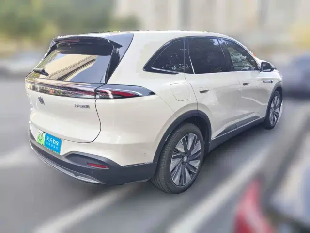Buick Zhijing E7 — Фото автомобиля 5