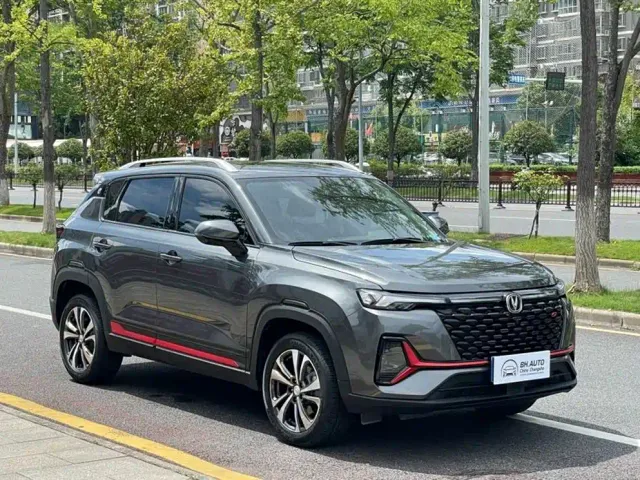 Changan CS35 Plus — Фото автомобиля 3