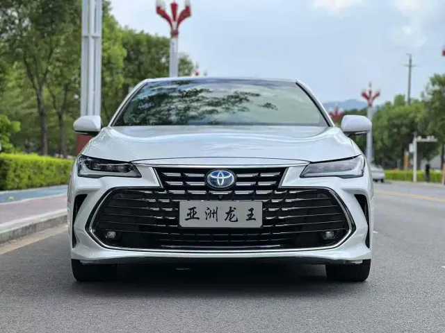 Toyota Avalon — Фото автомобиля 2