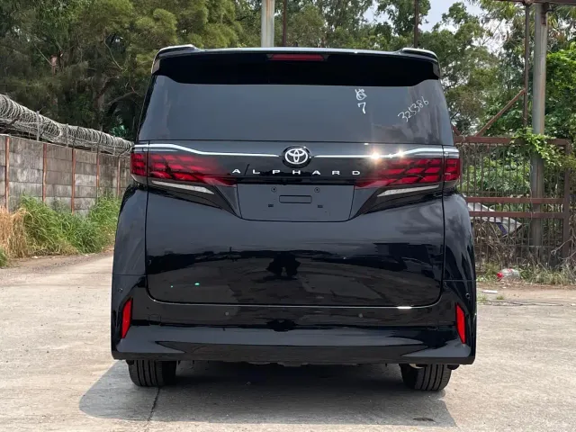 Toyota Alphard — Фото автомобиля 5