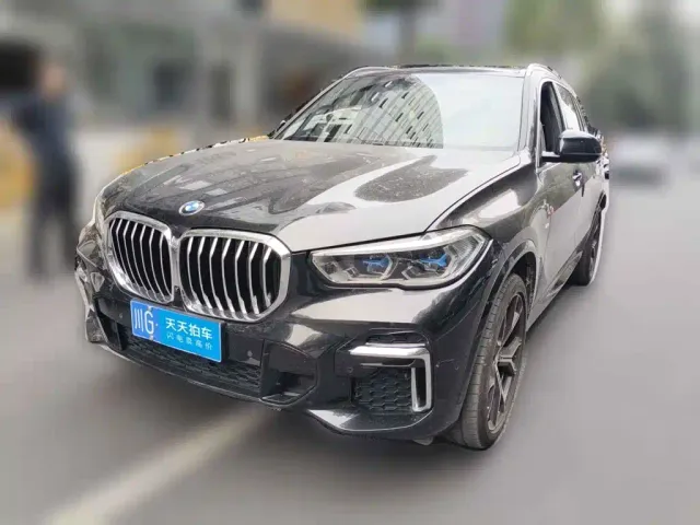 Фотография автомобиля — BMW X5