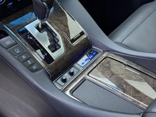 Toyota Alphard — Фото автомобиля 6
