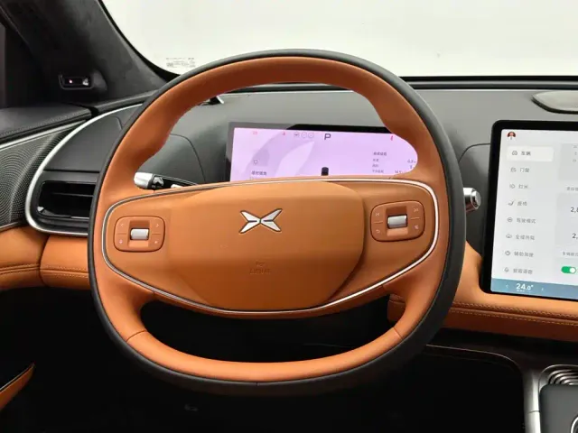 Xpeng G9 — Фото автомобиля 12