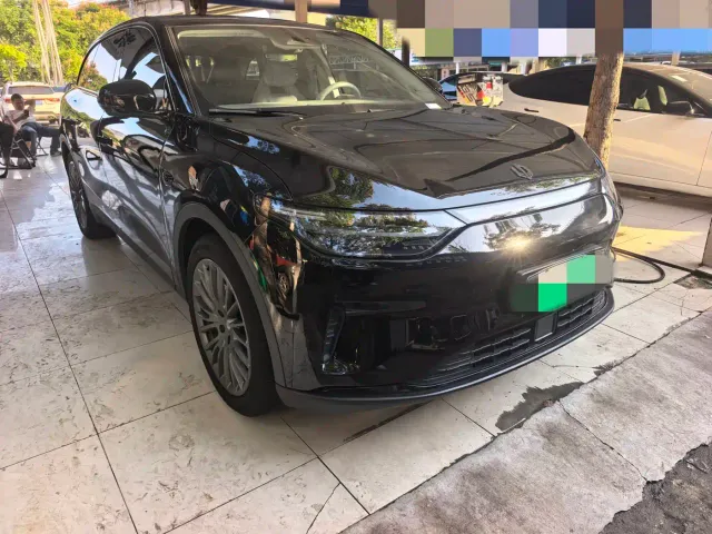 Leapmotor C11 — Фото автомобиля 3