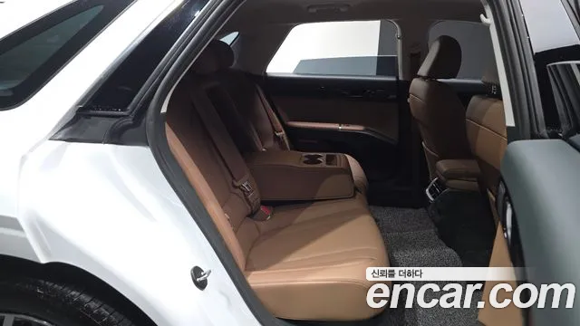 Hyundai Grandeur Grandeur (GN7) 2.5 Бензин 2WD — Фото автомобиля 3