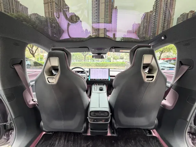 Xiaomi SU7 — Фото автомобиля 13