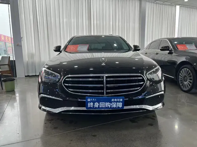 Mercedes-Benz E-Class — Фото автомобиля 2