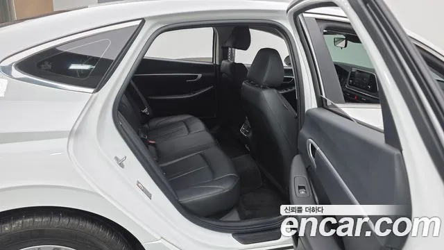 Hyundai Sonata Sonata (DN8) 2.0 LPG(Для проката) — Фото автомобиля 11