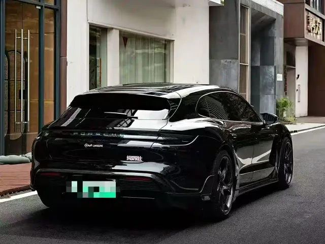 Porsche Taycan — Фото автомобиля 8