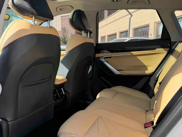 Geely Boyue L — Фото автомобиля 6