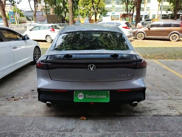 Changan UNI-V — Фото автомобиля 5