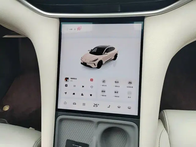 IM Motors LS6 — Фото автомобиля 12