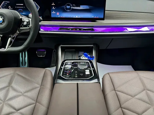 BMW 7 Series — Фото автомобиля 11