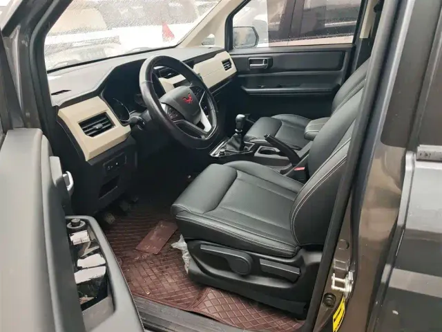 Wuling Zhengcheng — Фото автомобиля 13
