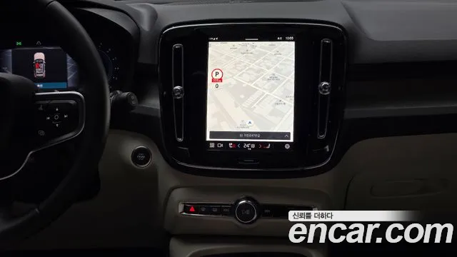 Вольво XC40 B4 Ultra Bright — Фото автомобиля 14