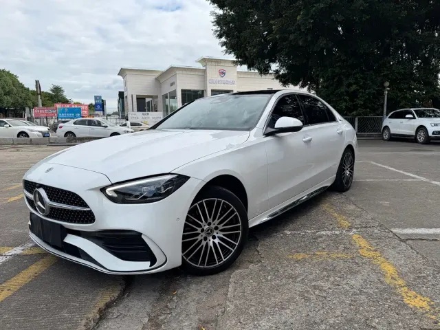 Фотография автомобиля — Mercedes-Benz C-Class
