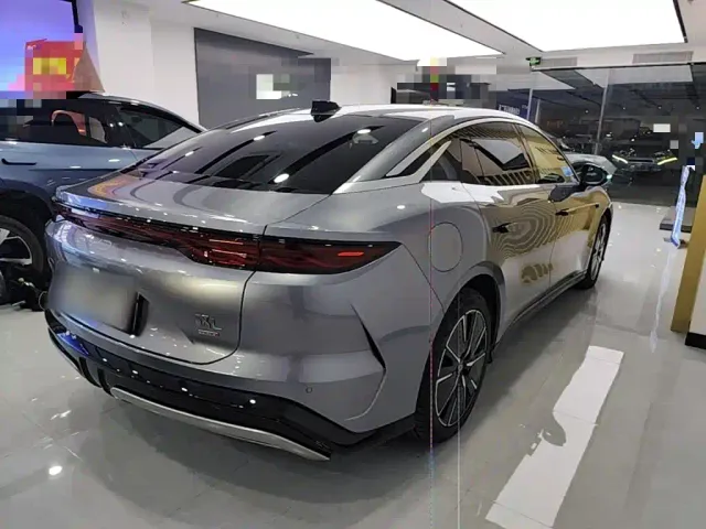 BYD Han L — Фото автомобиля 6